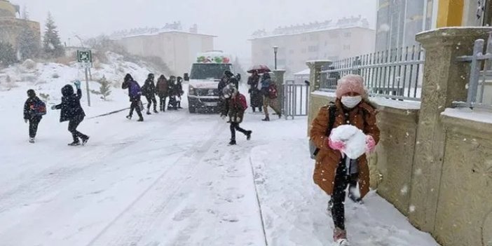 26 Kasım Salı günü Karaman’da kar yağışı nedeniyle okullar tatil edildi.